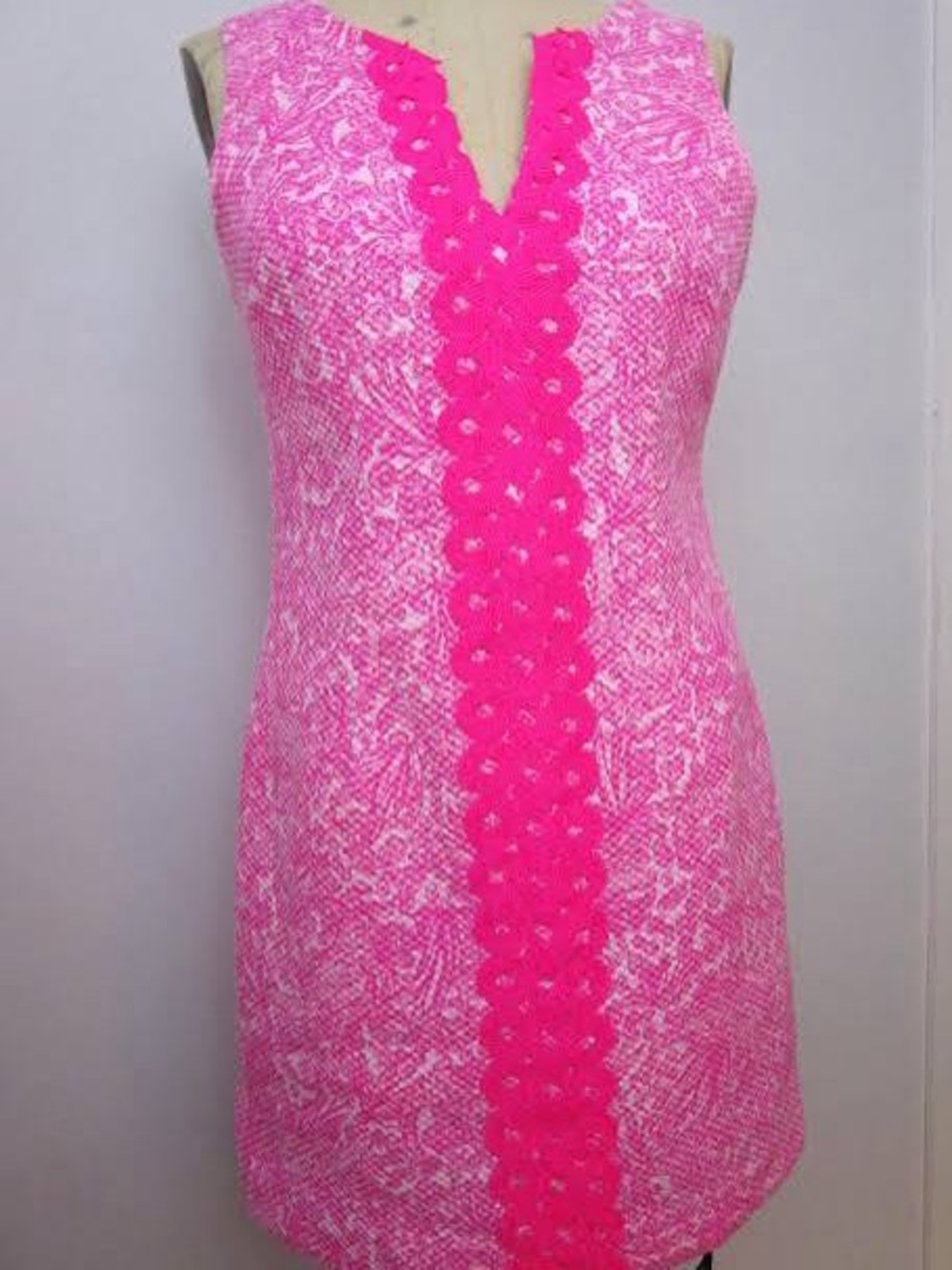 Lilly Pulitzer Pink Sleeveless V-Neck Shift Dress with Crochet Trim Size 2